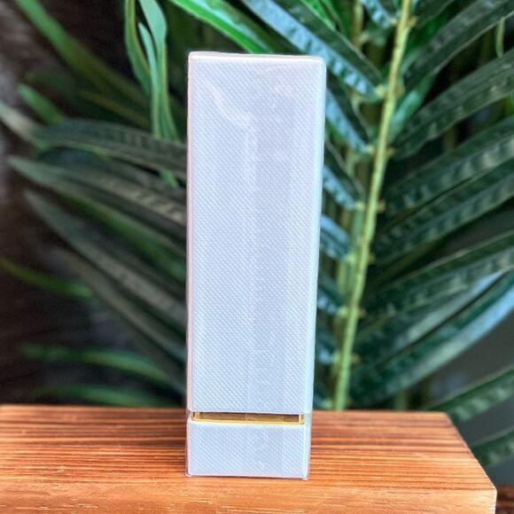 Tom Ford White Suede Eau de Parfum Spray, 100 ml. New and factory sealed! - Picture 8 of 9